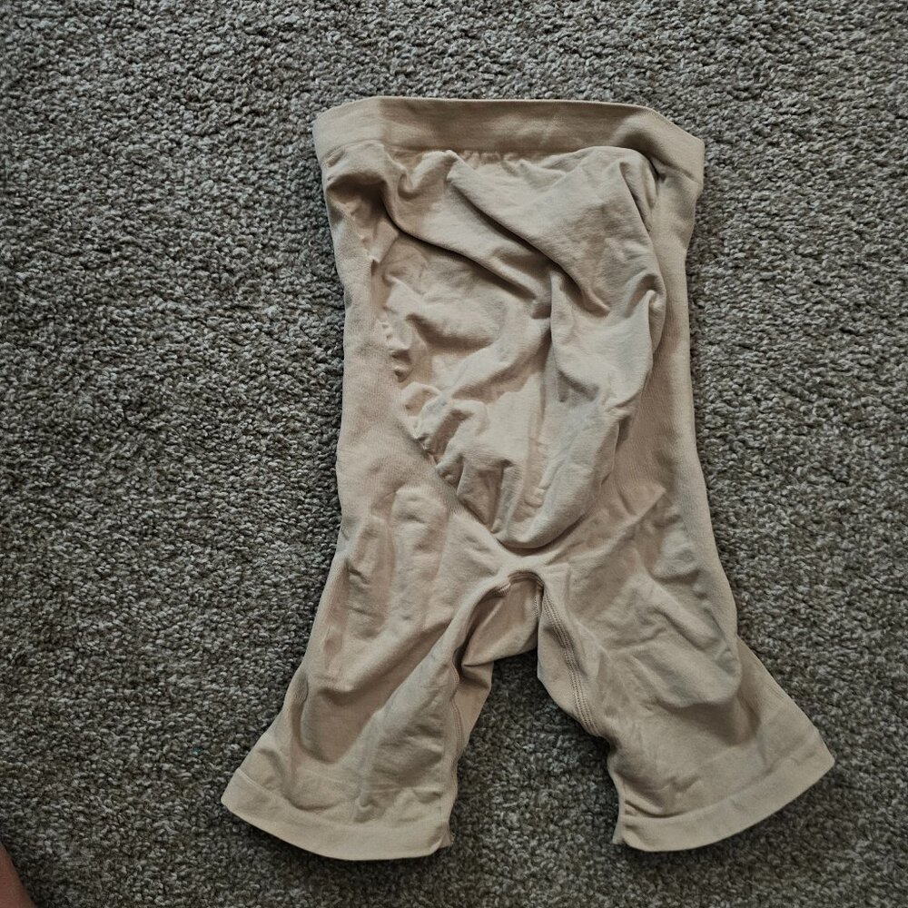Skims Maternity Short